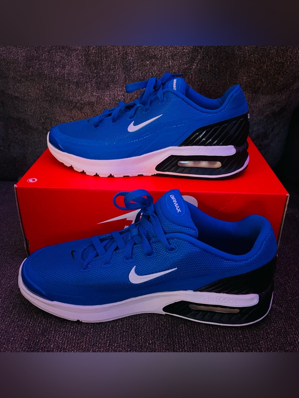 Men’s Size 9 Women’s Size 10.5 Air Max Bia